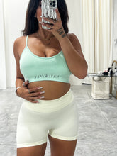 Load image into Gallery viewer, Scoop Sports Bra- Mint